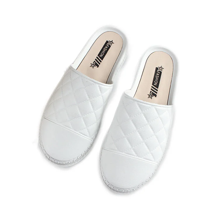 2023 Summer Fashion Hot Sale Female Flip-flops Outside Wear Clip Feet Net Red Beach Flat Bottom Women Sandals Shoes Comfortable Derby Style  