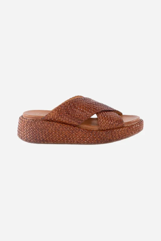 Seychelles Key West Leather Sandal in Tan Lightweight Tennis Sneaker Look  