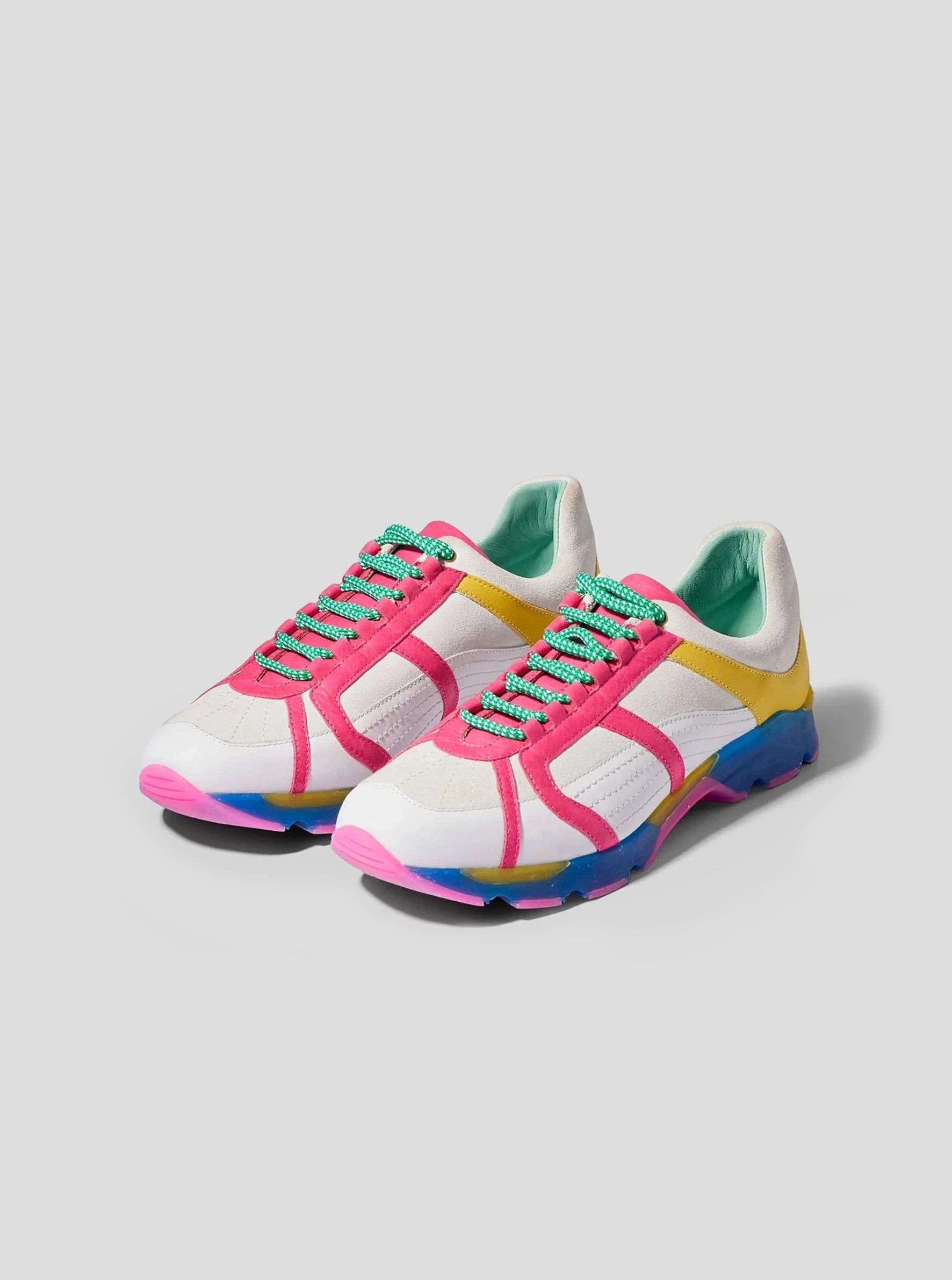 Running shoes in Soft Serve leather Beaded Moccasin Design 