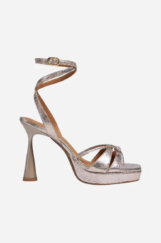 Seychelles Sweet Nothings Heels in Morganite Metallic Monochromatic Shoe Look  