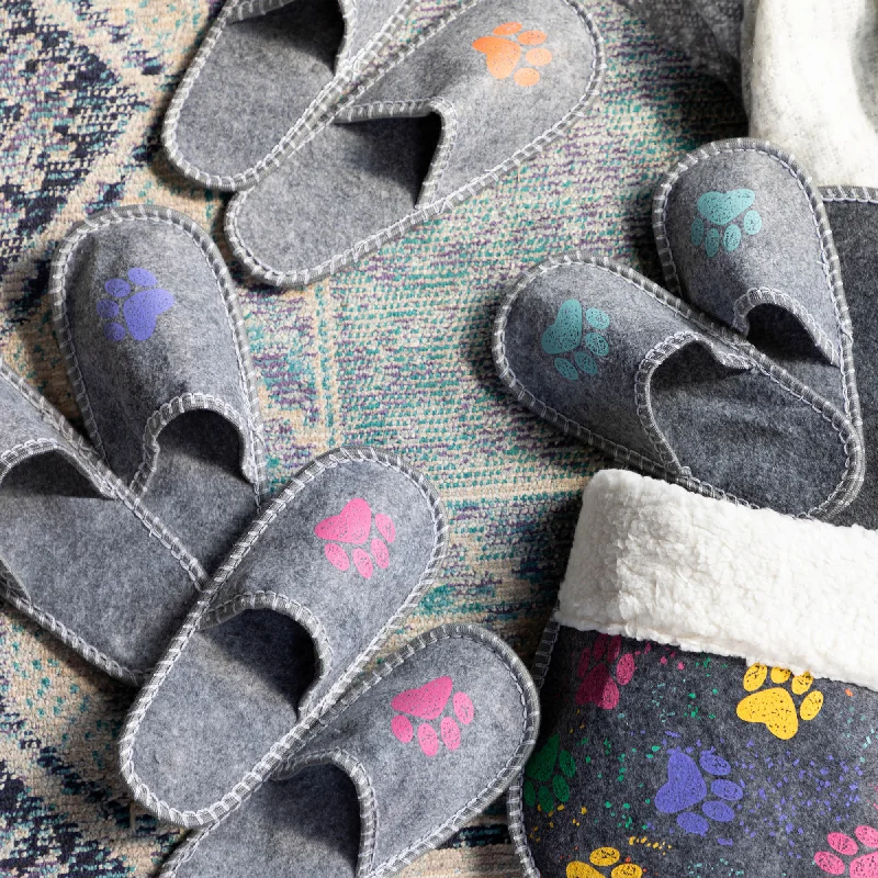 Paw Print Guest Slipper Set Performance Running Sneaker Look  