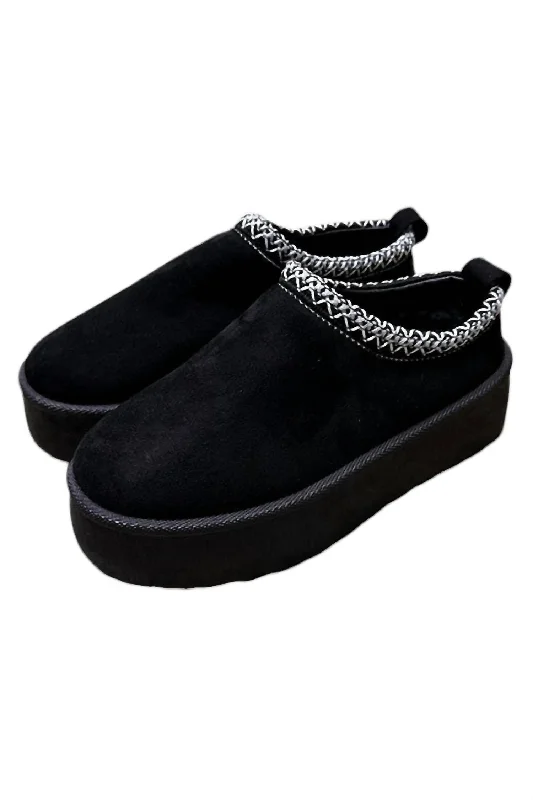 Women's Comfy All Day Fuzzy Slipper In Black Strap - Up Sandal Resort Style  