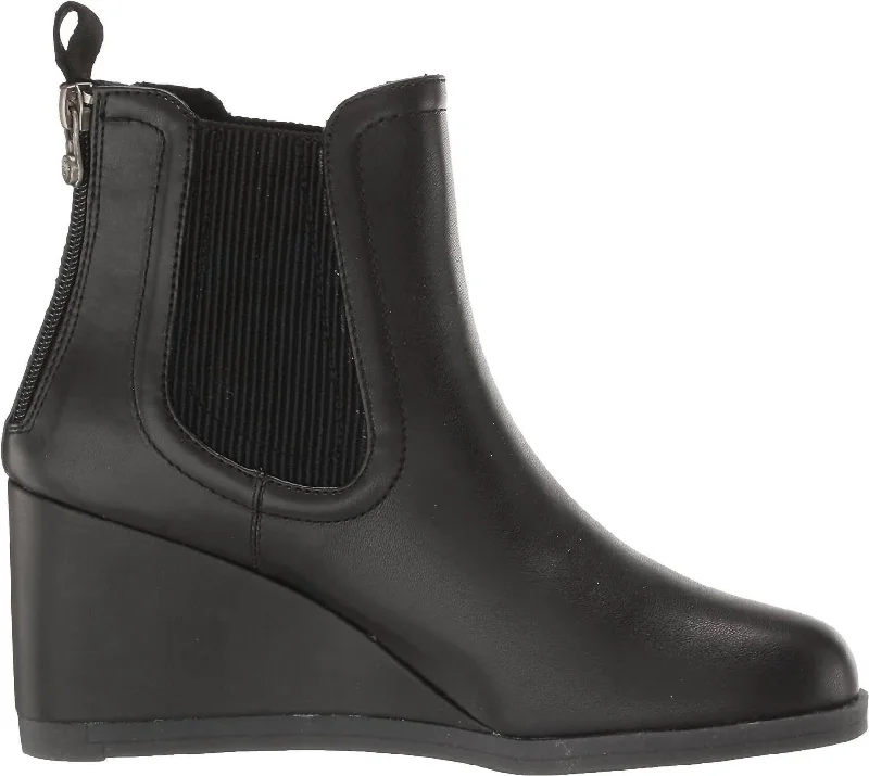 Praline In Black Victorian - Era Boot Style  