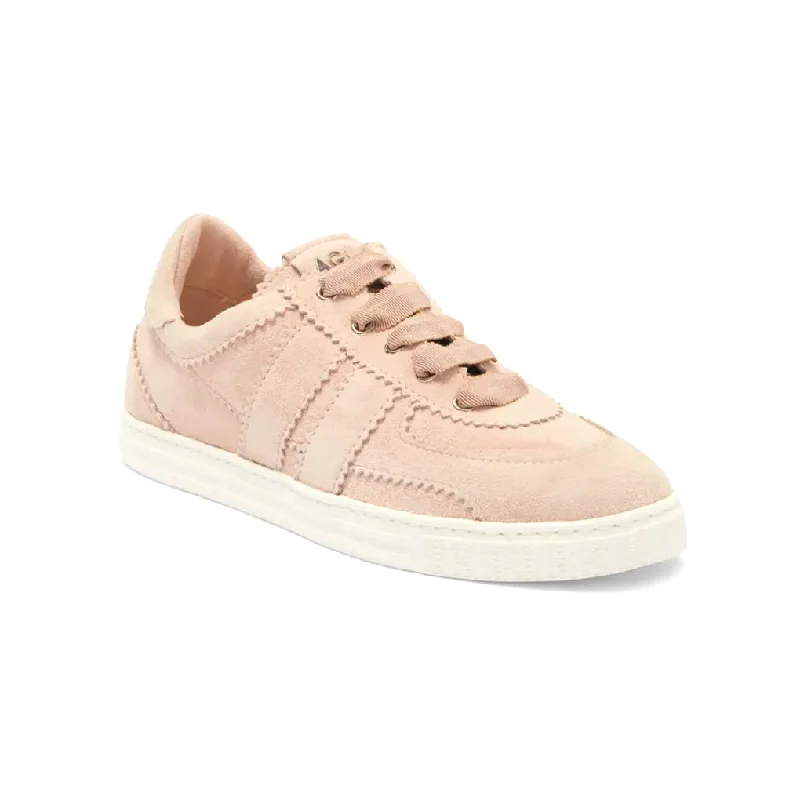 Leda Skateboarding Sneaker Style  