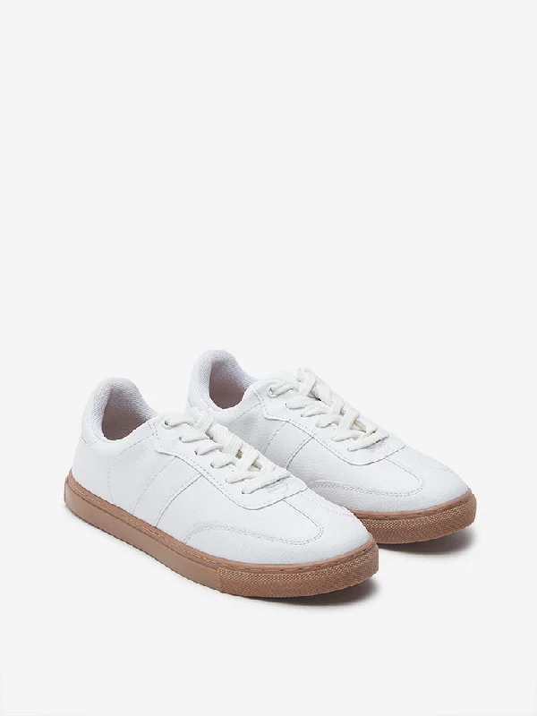 LUNA BLU White Lace-Up Sneakers Vintage Oxford Appeal 